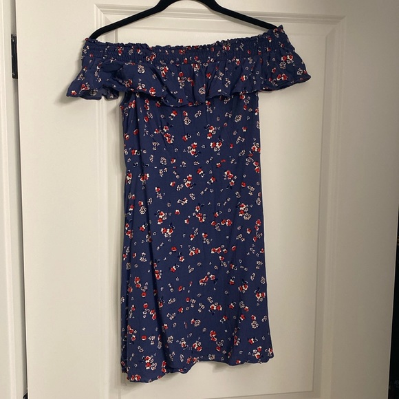 Blue dress with flowers - Picture 1 of 3